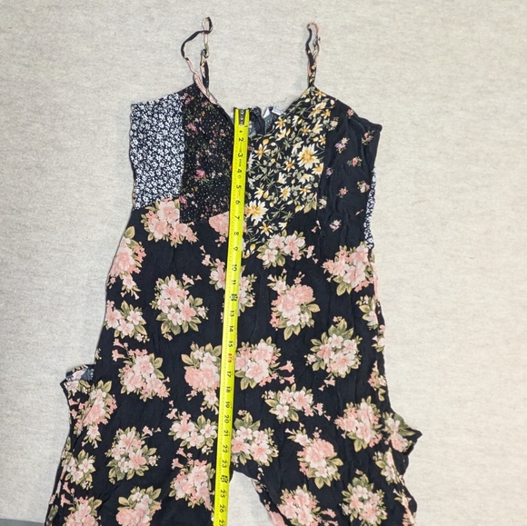 American Eagle Floral Patchwork Jumpsuit One Piece Jumper Flowy Resort Size XL - Picture 3 of 12